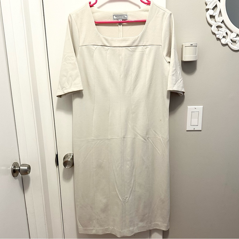 Simonton Says Short Sleeve Cream Shift Dress M Scoop Neck Classic Office Work